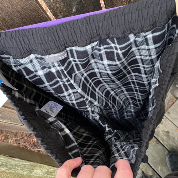 Eddie Bauer Wm’s Plaid Fleece Lined Cargo Pants in Black NWT Sz 10 - Picture 4 of 16